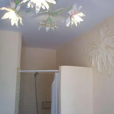Sleeps 8 Pool Wifi Vila