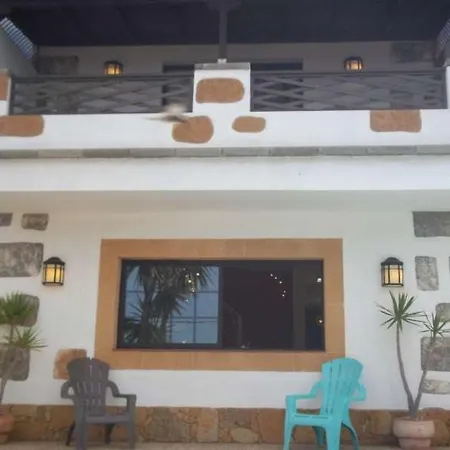 Vila Sleeps 8 Pool Wifi