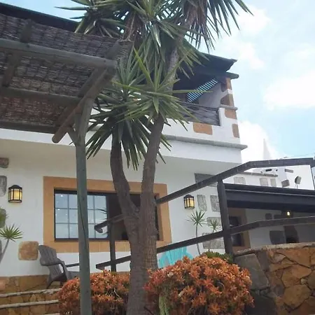 Vila Sleeps 8 Pool Wifi *