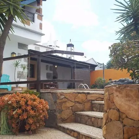 Vila Sleeps 8 Pool Wifi