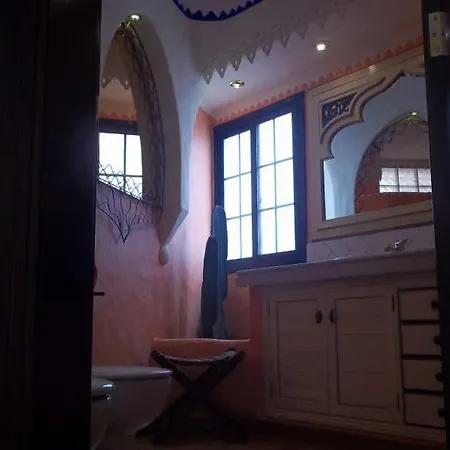Vila Sleeps 8 Pool Wifi