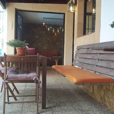 Sleeps 8 Pool Wifi Vila