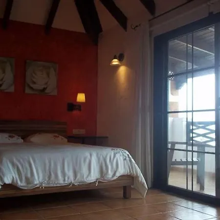 Vila Sleeps 8 Pool Wifi
