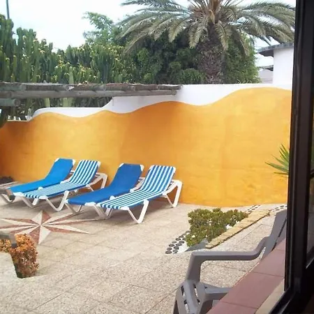 Sleeps 8 Pool Wifi Vila