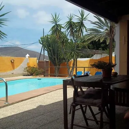 Vila Sleeps 8 Pool Wifi Tahiche